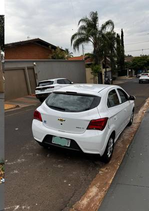 CHEVROLET ONIX 1.0 MPFI LT 8V FLEX 4P MANUAL CHEVROLET ONIX 1.0 MPFI LT 8V FLEX 4P MANUAL